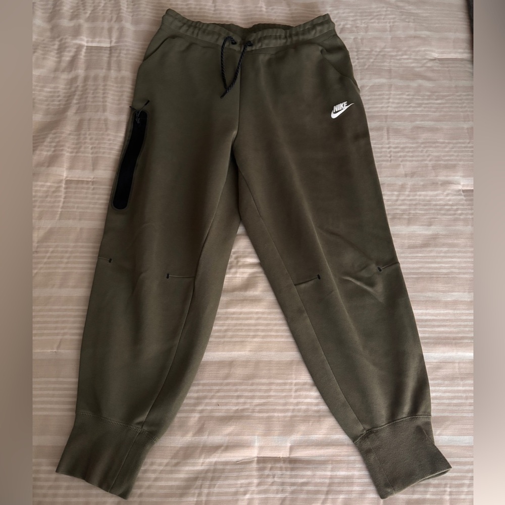Nike Olive Green Joggers Pocket Detail Unisex Size M